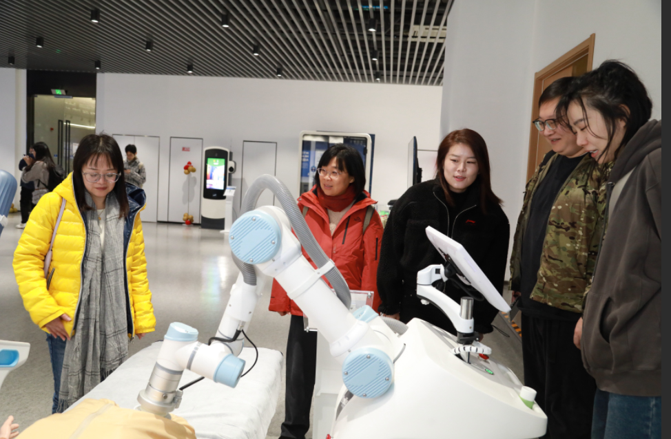 创新驱动&nbsp;合作共赢&nbsp;—深兰科技参访研学