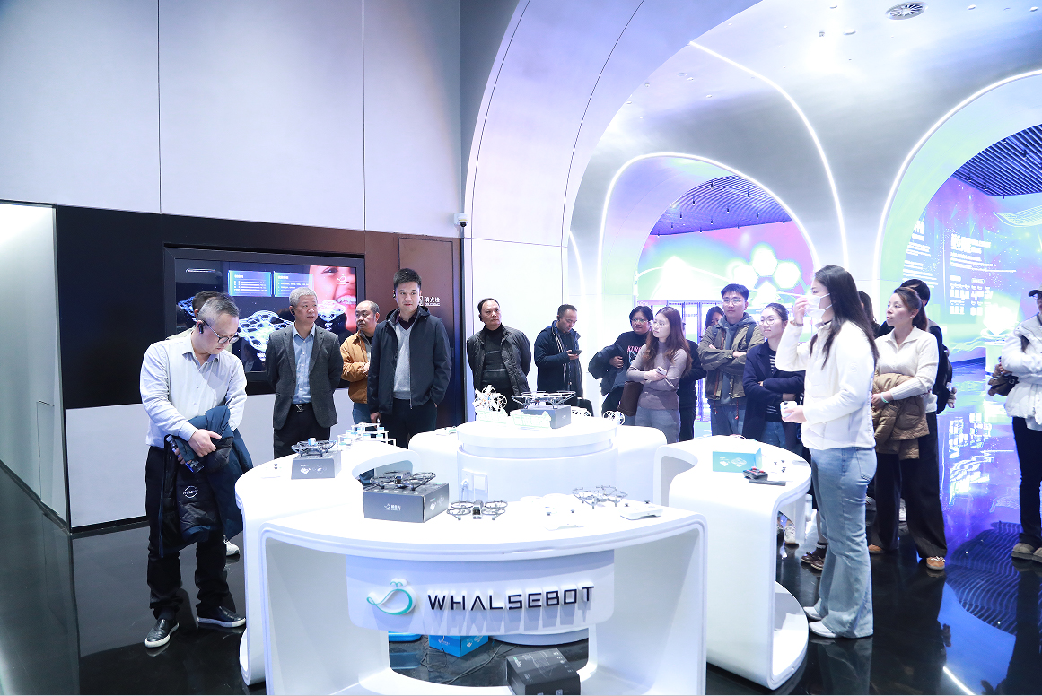 创新驱动&nbsp;合作共赢&nbsp;—&nbsp;鲸鱼机器人参访研学