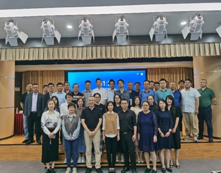 产业解码——数字化转型与运营商战略选择